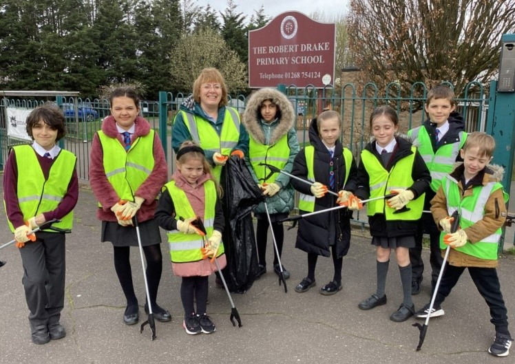 Litter Picking 2024.jpg